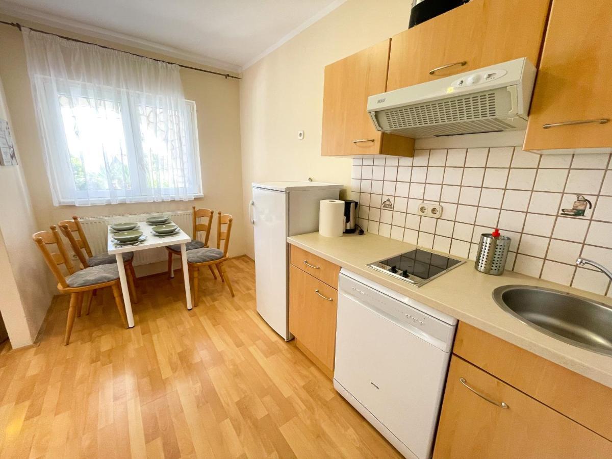 Apartments Sams Novi Vinodolski Exterior foto